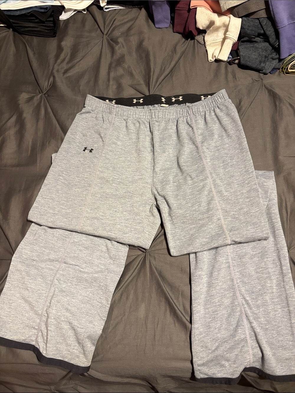 Under Armour Light Gray women’s Athletic Sweatpants Joggers